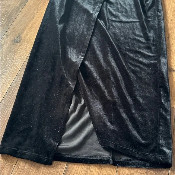 Zara Velvet cutout dress with sequin hoop - Picture 2 of 8